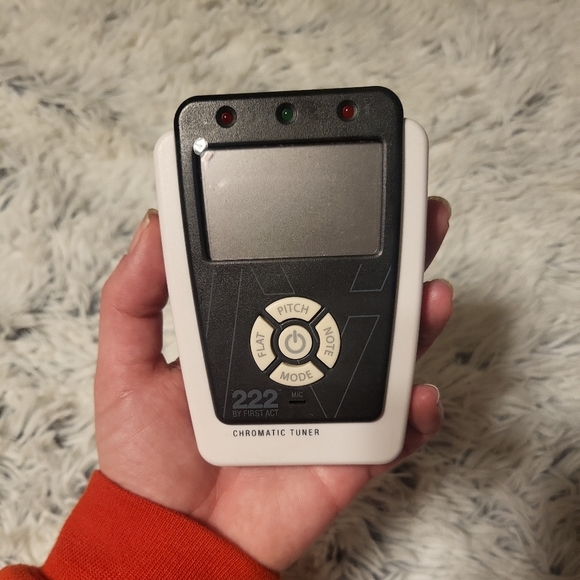 222 by First Act Chromatic Auto Guitar and Bass Tuner - Picture 5 of 8